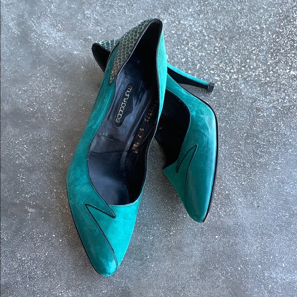 Mary Popps Vintage Green Pumps - Picture 4 of 8